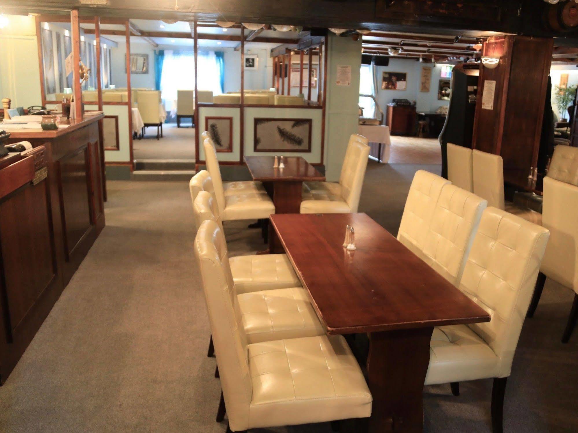 The Sportsmans Inn Limited 아이비브리지 외부 사진